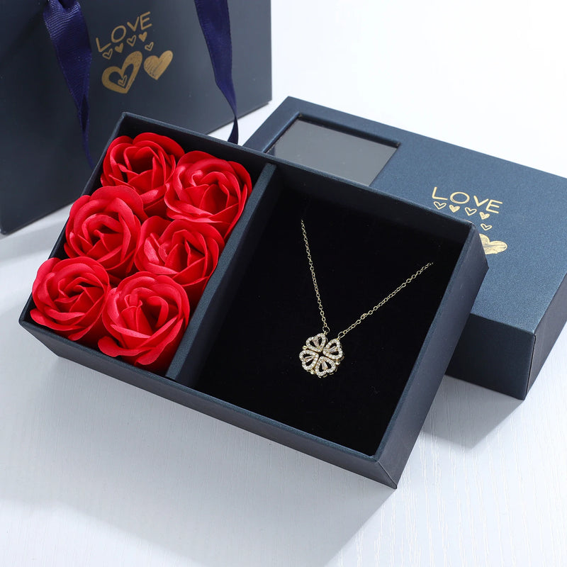 Four-leaf clover Necklace Heart shape with Roses Gift Box